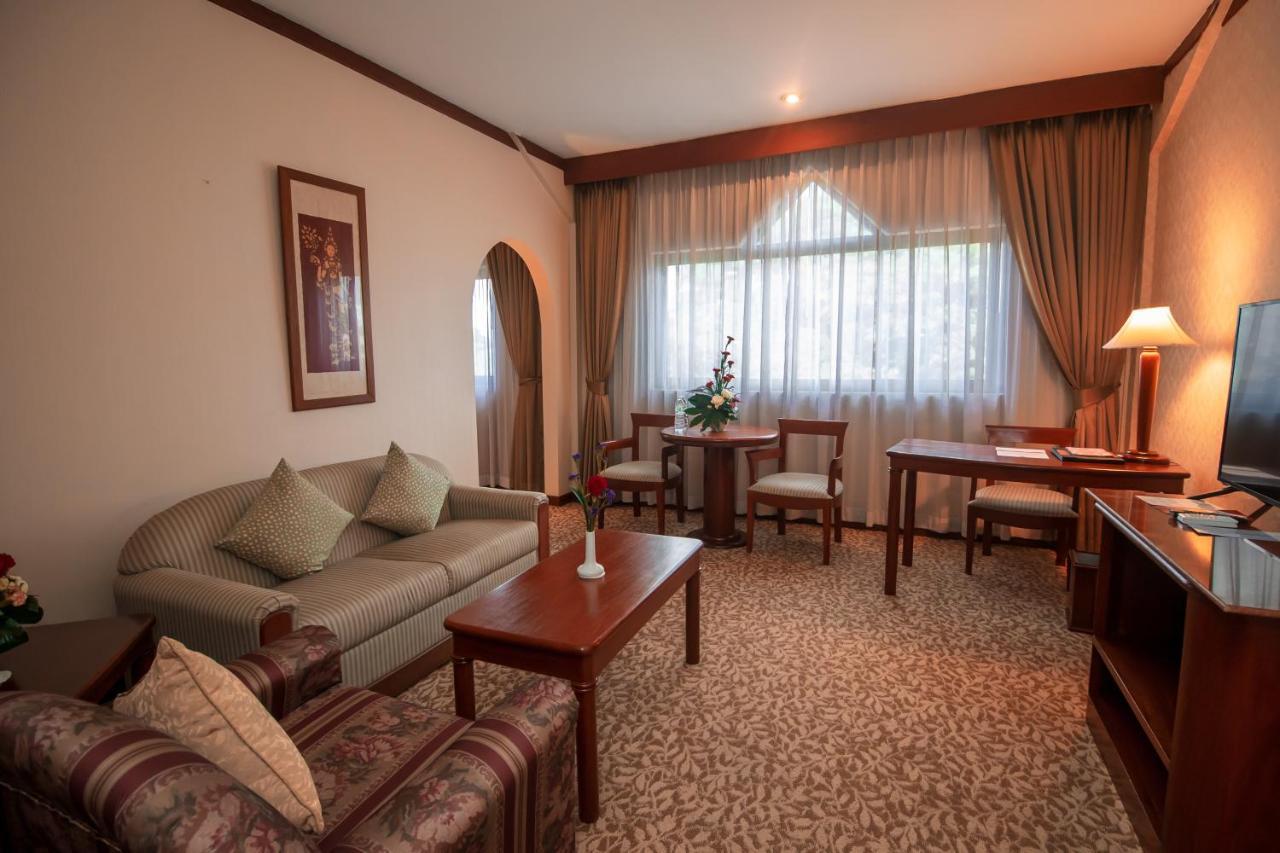 Laotel Vientiane Luaran gambar
