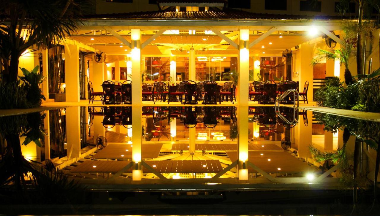 Laotel Vientiane Luaran gambar