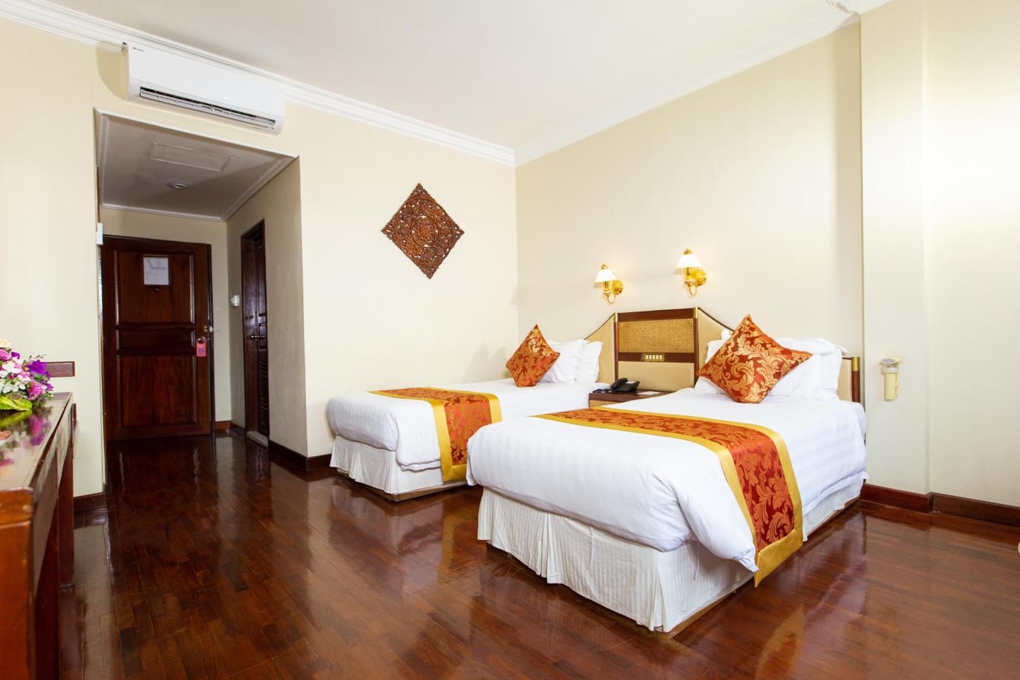 Laotel Vientiane Luaran gambar